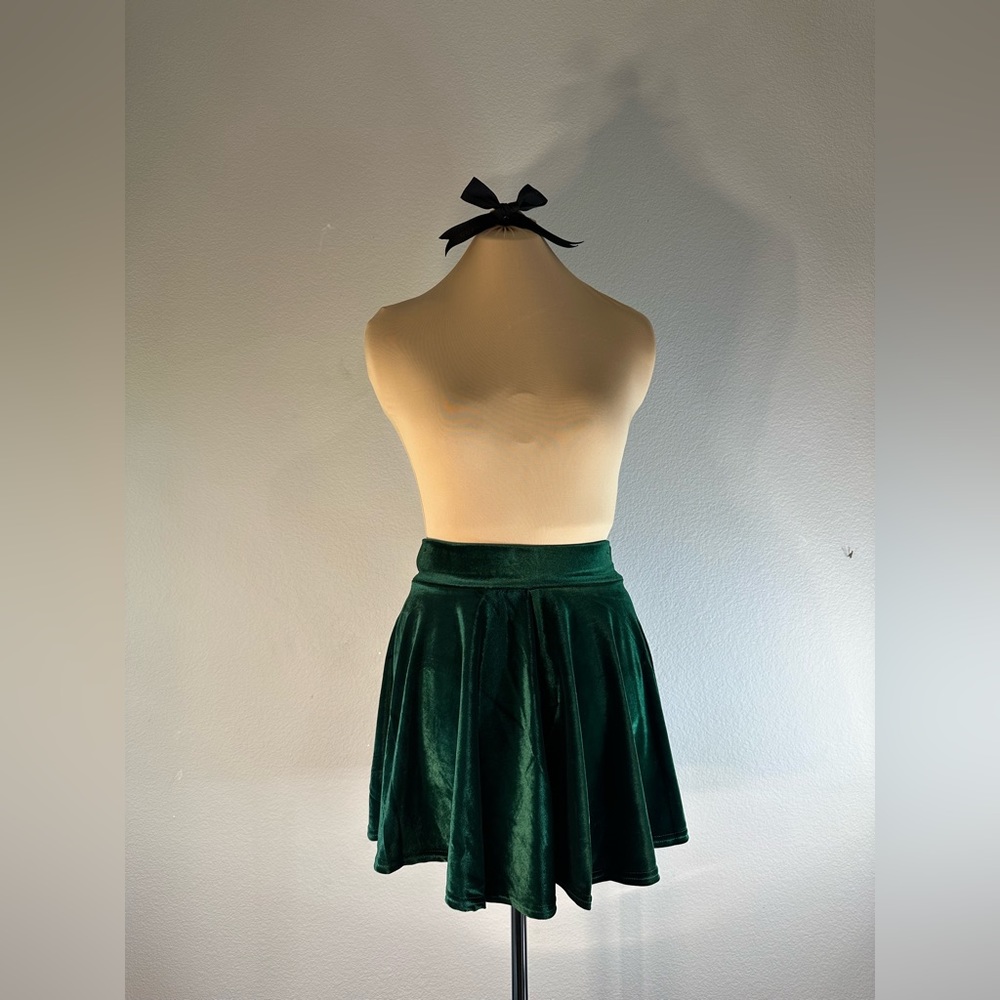 Urban COCO | Green Velvety Skirt | Size S